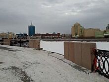 На набережной Миасса залатали дыру в чугунном заборе