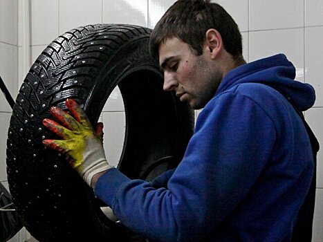 Москвичам рекомендовали поменять шины на зимние из-за непогоды