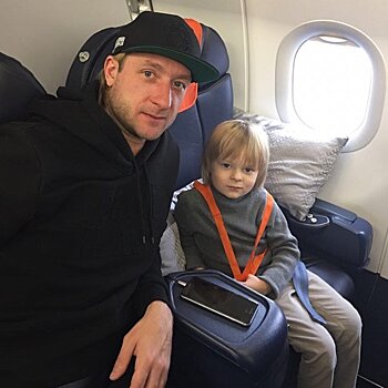 «Прощайте ковры!»: Евгений Плющенко завел еще двух собак