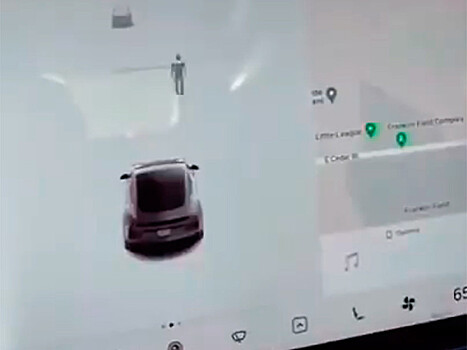 Автопилот Tesla увидел человека на пустом кладбище (ВИДЕО)