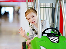 10-летняя девочка угнала у матери автомобиль, чтобы съездить за бургерами