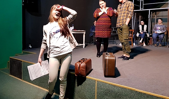 Актеры волгоградского Казачьего театра учат роли к новому спектаклю дома