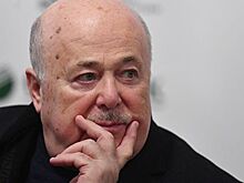 Калягин осудил возможное объединение Волковского театра и Александринки