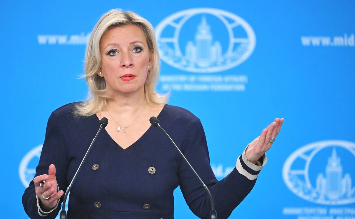 Захарова обвинила Европу в извращении Украины