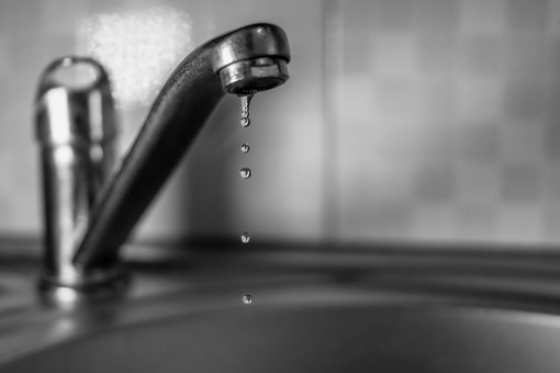 Во Владивостоке ветераны и дети войны остались без воды перед Днем Победы