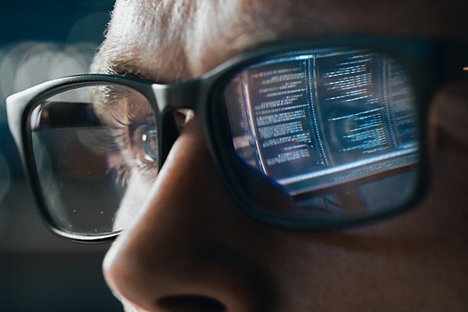 Эксперт Беспалов: ИИ не заменяет профессии, а перераспределяет задачи процессов