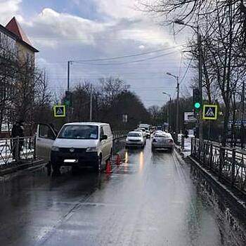 На одном из переходов Аллеи Смелых под колёса авто попала 9-летняя девочка