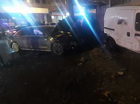 Опубликованы фото с места крупного ДТП в центре Нижнего Новгорода