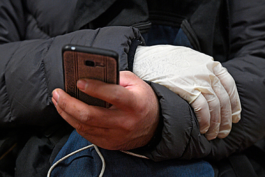 За россиянами разрешили следить через смартфоны ради борьбы с коронавирусом