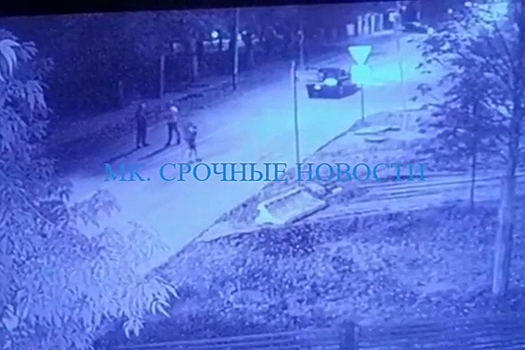 Агрессивный водитель с топором напал на таксиста во время дорожного конфликта