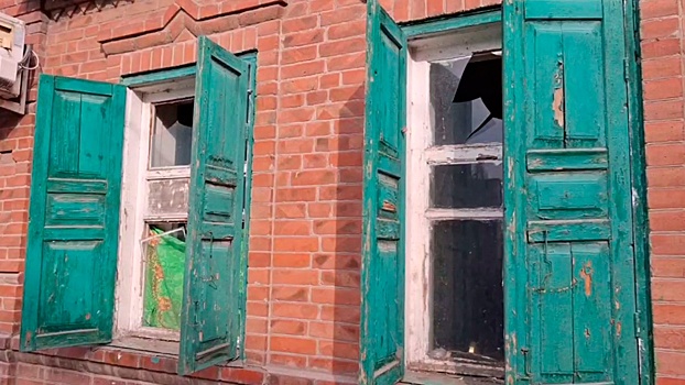 В Таганроге начали оценивать ущерб в квартирах после ночной атаки дронов