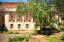 Ранняя классика и псевдобарокко: настоятельский корпус Богоявленского монастыря отреставрируют