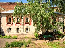 Ранняя классика и псевдобарокко: настоятельский корпус Богоявленского монастыря отреставрируют