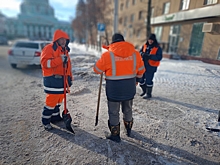 В Курске на расчистку дорог вывели 61 единицу техники