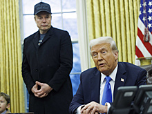 Фронтмен Green Day на концерте в Мельбурне призвал Трампа и Маска «заткнуться»