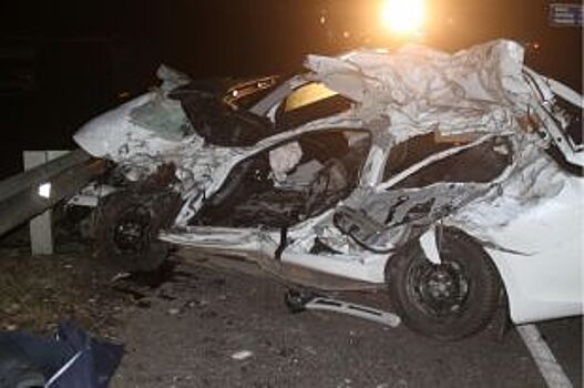 Под Орлом водитель иномарки погиб в столкновении с фурой