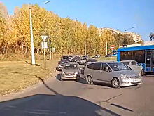 Иномарка протаранила пассажирский автобус в Новокузнецке