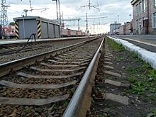 В Армавире в ночь на пятницу столкнулись железнодорожный состав и такси