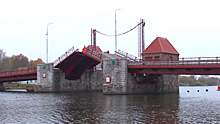 Орлиный мост в Полесске развели для прохождения судов
