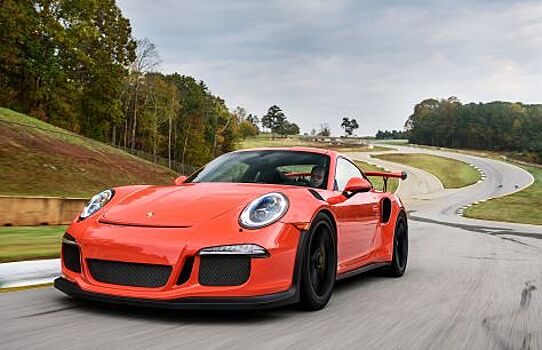 Porsche 911 стал самым продаваемым спорткаром в России