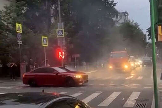 Водитель BMW, устроивший дрифт в центре Москвы, арестован на 5 суток