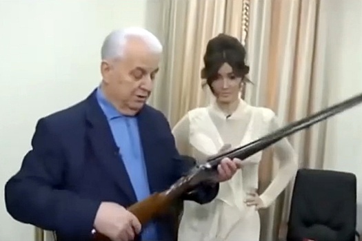 Захарова: Для Кравчука это ружье - оружие "правой руки Гитлера"