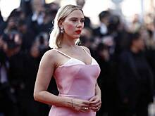 Выставленное напоказ нижнее белье стало трендом лета 2023 года