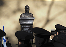 Курсанты Военно-медицинской академии приняли участие в церемонии открытия мемориальной доски Иустину Джанелидзе