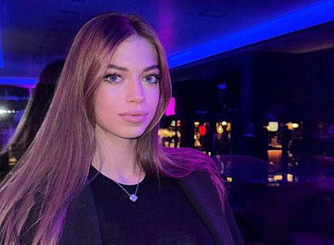 15-летнюю дочь Веры Брежневой задержали в аэропорту