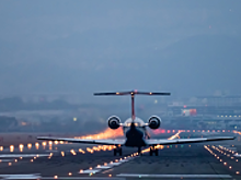 ЧП в небе: пассажирский самолет потерял шасси