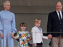 Княгиня Монако Шарлен с детьми, Наоми Кэмпбелл и другие гости финала гонки «Формула-1»