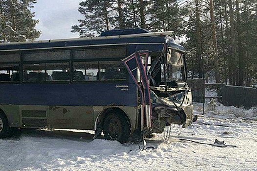 Пострадавший в аварии водитель автобуса спас 20 пассажиров