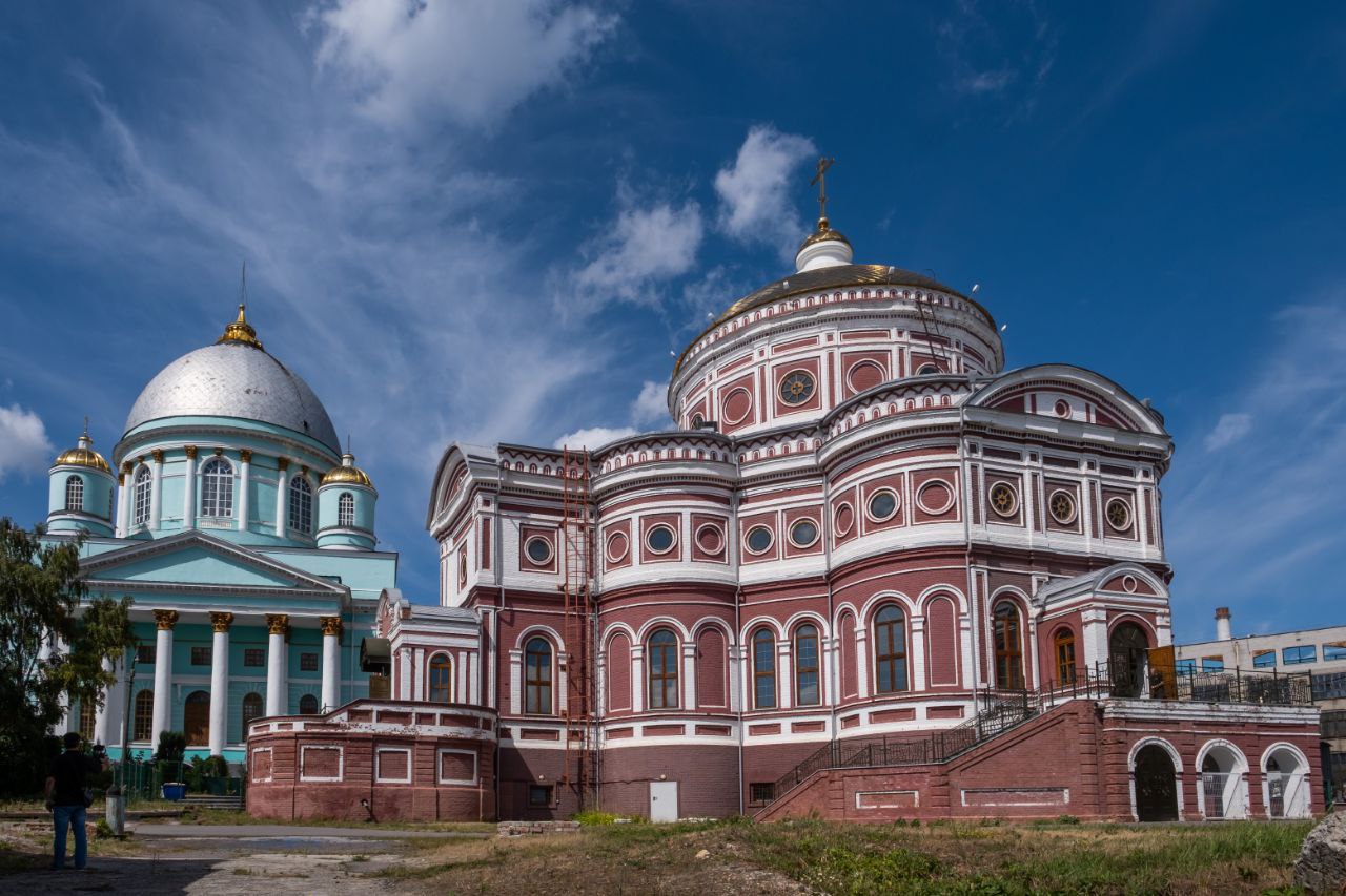 Заброшенный братский корпус во дворе Знаменского собора Курска может превратиться в музей святости