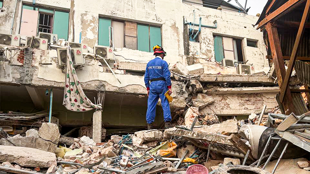 Эксперт по выживанию рассказал, как спастись во время землетрясения