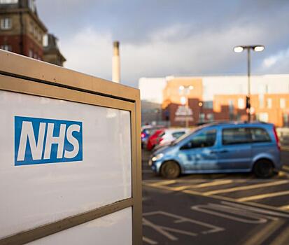 В больницах Англии протестируют пять новых препаратов от COVID-19
