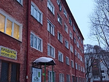 «Чувствуем себя брошенными и незащищенными»: В Омске жители дома на Королева, которому грозит обрушение, ...