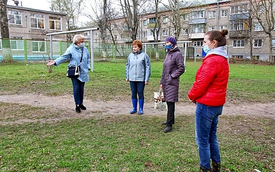 Мэр Рязани Елена Сорокина осмотрела зелёную зону около детского сада №69