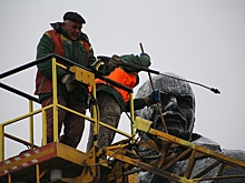 В Новосибирске отмыли памятник Ленину на главной площади