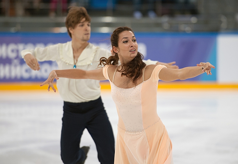 Ксения Монько и Кирилл Халявин выступают в произвольной программе танцев на льду на контрольных прокатах сборной России по фигурному катанию.
