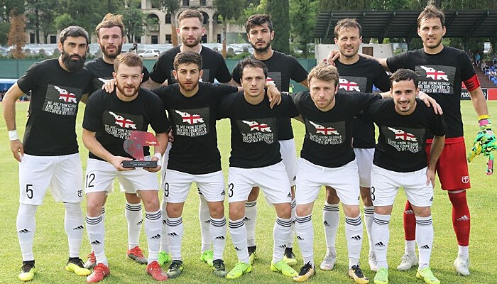 Почему на историю с футболками грузинских футболистов не надо реагировать?