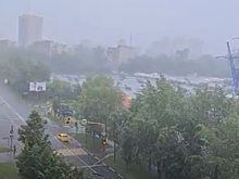 Опубликовано видео буйства стихии в Москве и ее последствия (3 ВИДЕО)