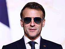 Во Франции пришли в ужас от контактов Макрона с Эпштейном