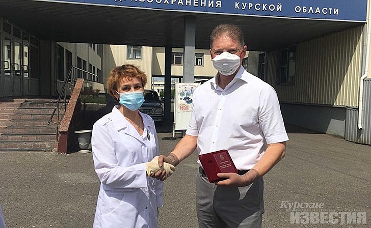 Замгубернатора Курской области поздравил медиков с наступающим профессиональным праздником