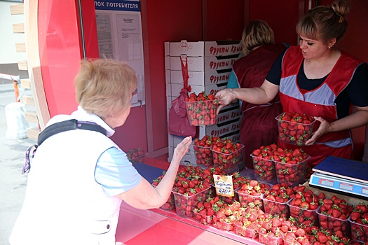 Крымская клубника по дороге на прилавки других регионов может подорожать в два раза. Почему?