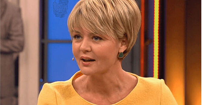 Юлия Меньшова призналась, что по определенной причине оставляет в Сети неверные личные данные