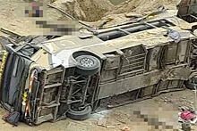 В Перу при падении автобуса с обрыва погибли 25 человек