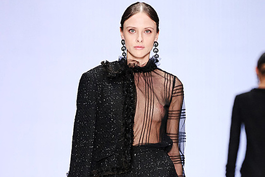 Isabel Garcia показала нескучную классику