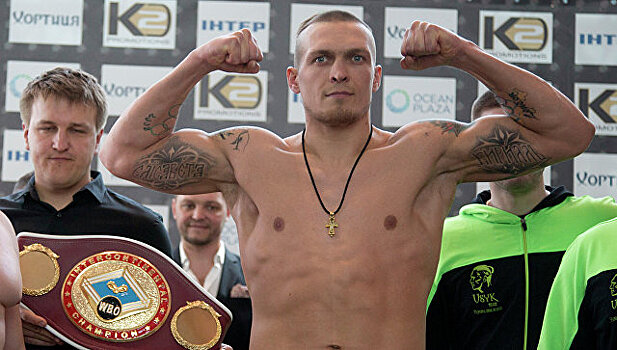 Украинский боксер Усик назвал соотечественников "плаксами"