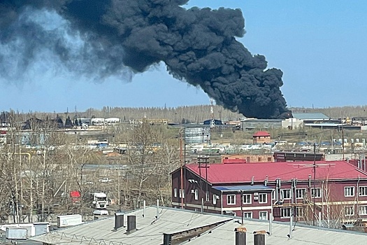 Тушить цистерны с нефтепродуктами в Омске прибыл пожарный поезд