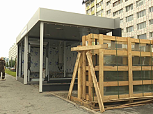 В Новом Уренгое начали монтировать теплые остановки